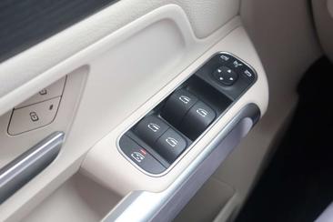 Mercedes EQB 250 — photo 16