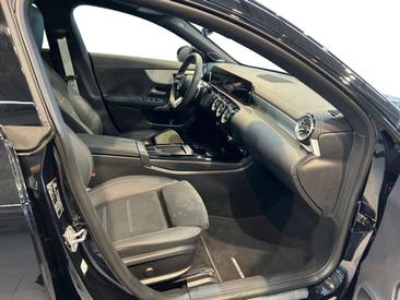 Mercedes CLA Berline 200 — photo 8