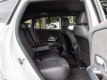 Mercedes EQA 250 — photo 9