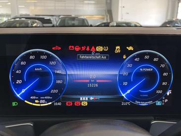 Mercedes EQB 250 — photo 23