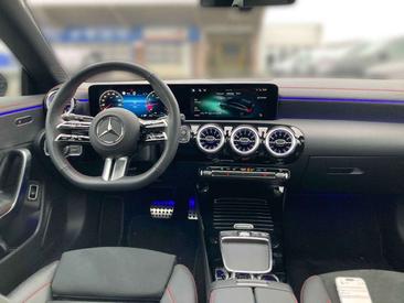 Mercedes CLA Berline 180 — photo 7