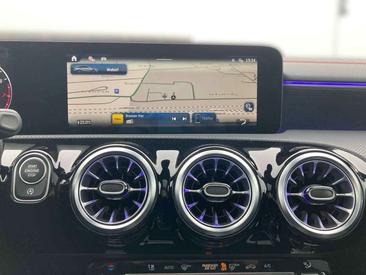 Mercedes CLA Berline 180 — photo 11