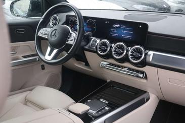 Mercedes EQB 250 — photo 30