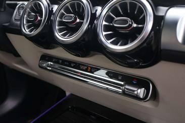 Mercedes EQB 250 — photo 32