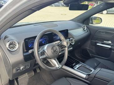 Mercedes EQA 250 — photo 8