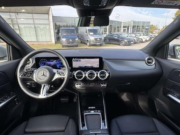 Mercedes EQA 250 — photo 10