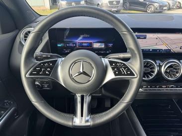 Mercedes EQA 250 — photo 12
