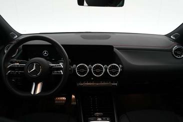 Mercedes EQA 300 4MATIC — photo 15
