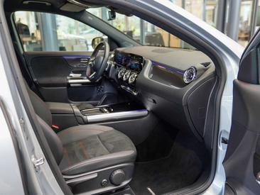 Mercedes GLA 250e — photo 10