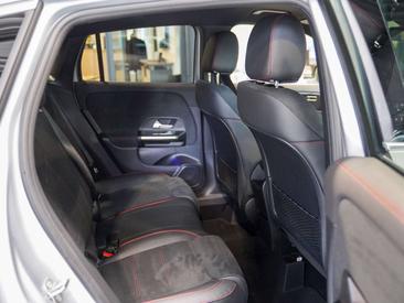 Mercedes GLA 250e — photo 13
