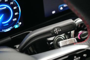 Mercedes EQA 300 4MATIC — photo 18