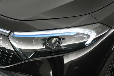 Mercedes EQA 300 4MATIC — photo 19