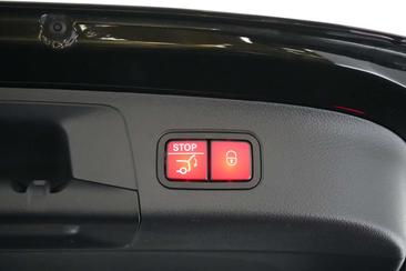 Mercedes EQA 300 4MATIC — photo 20