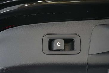 Mercedes EQA 300 4MATIC — photo 21
