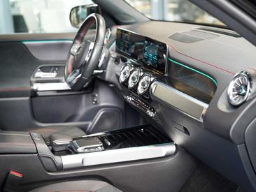 Mercedes EQB 250 — photo 10