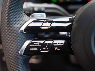 Mercedes GLA 250e — photo 18