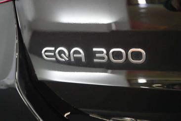 Mercedes EQA 300 4MATIC — photo 24