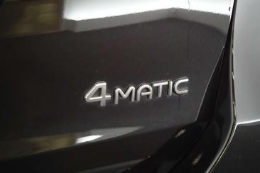 Mercedes EQA 300 4MATIC — photo 25