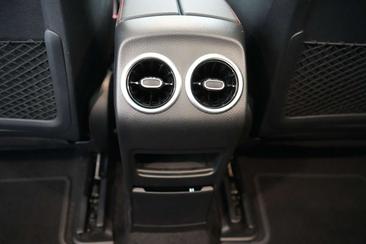 Mercedes EQA 300 4MATIC — photo 26