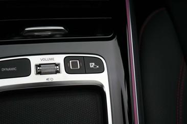 Mercedes EQA 300 4MATIC — photo 36