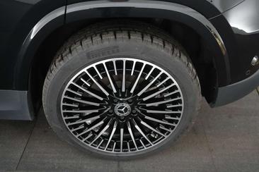 Mercedes EQA 300 4MATIC — photo 40