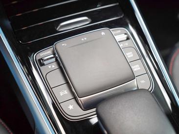 Mercedes EQB 250 — photo 22