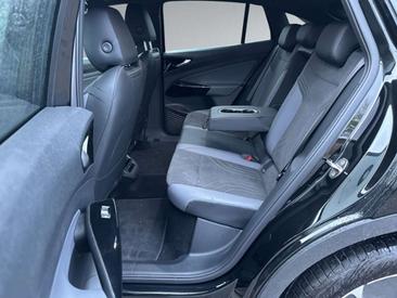 Volkswagen ID.5 Coupé SUV Pro — photo 9