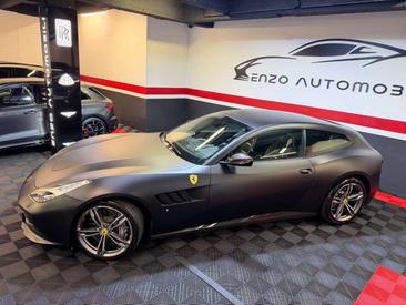 Ferrari GTC4Lusso — photo 14