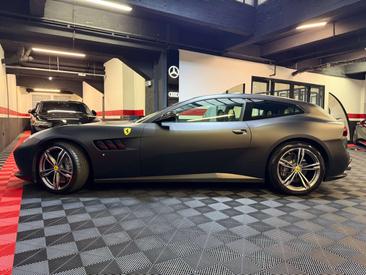 Ferrari GTC4Lusso — photo 20