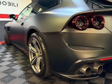 Ferrari GTC4Lusso — photo 21
