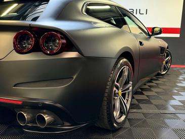 Ferrari GTC4Lusso — photo 22