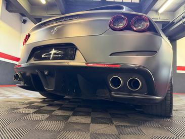 Ferrari GTC4Lusso — photo 24