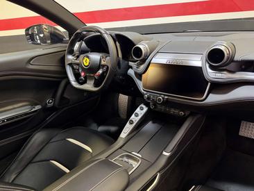 Ferrari GTC4Lusso — photo 31