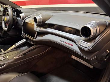 Ferrari GTC4Lusso — photo 32