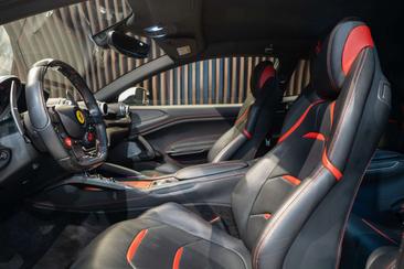 Ferrari GTC4Lusso T — photo 9