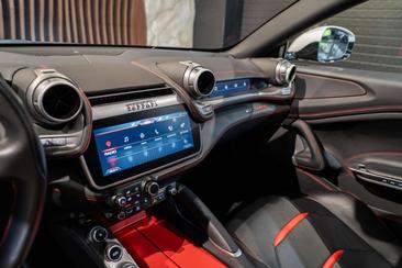 Ferrari GTC4Lusso T — photo 26