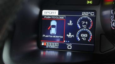 Ferrari GTC4Lusso — photo 35