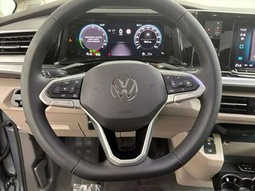 Volkswagen Multivan Van EHybrid 4MOTION — photo 5