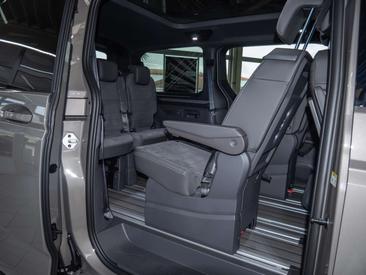 Volkswagen Multivan Van 2.0 TDI — photo 4