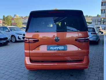 Volkswagen Multivan Van 2.0 TDI — photo 5