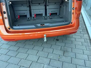Volkswagen Multivan Van 2.0 TDI — photo 7