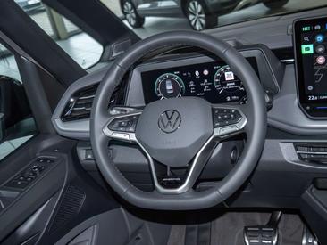Volkswagen Multivan Van 2.0 TDI — photo 7