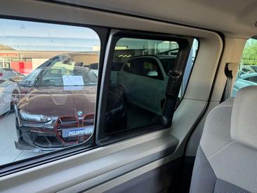 Volkswagen Multivan Van 2.0 TDI — photo 10