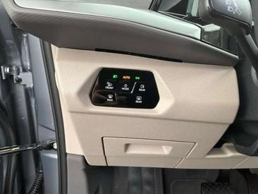 Volkswagen Multivan Van EHybrid 4MOTION — photo 15