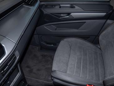 Volkswagen Multivan Van 2.0 TDI — photo 13