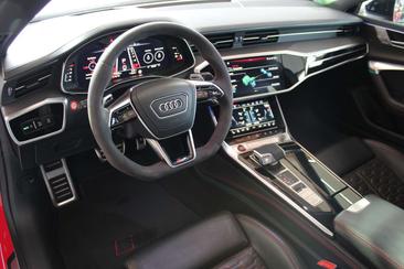 Audi RS7 — photo 9