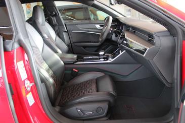 Audi RS7 — photo 11