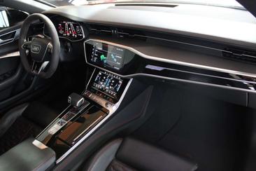 Audi RS7 — photo 12