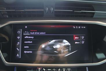 Audi RS7 — photo 23