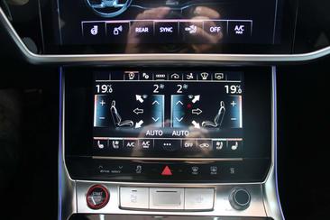 Audi RS7 — photo 27